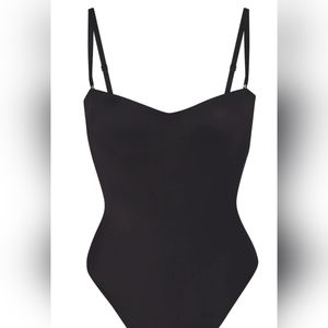 Contour lift straight neck bodysuit